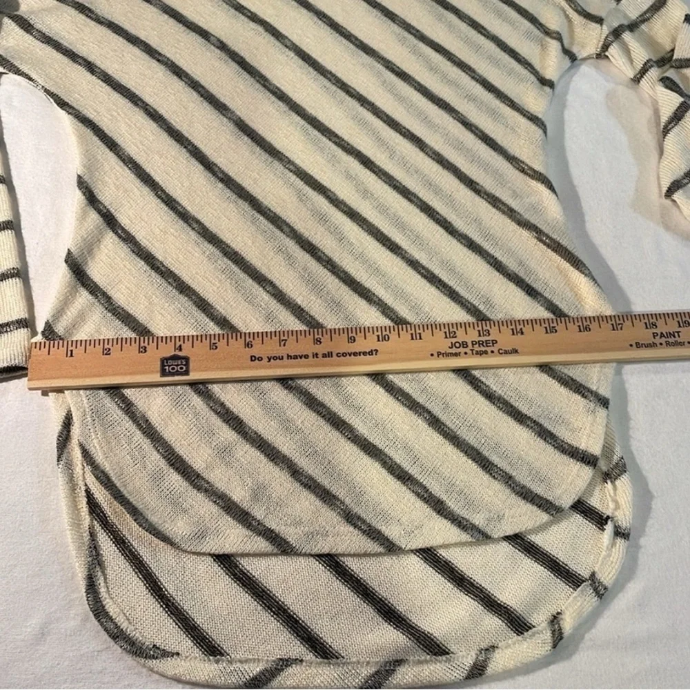 Bar III Stripped pullover scoop neck sweater Crean & Gray, long sleeve NWT